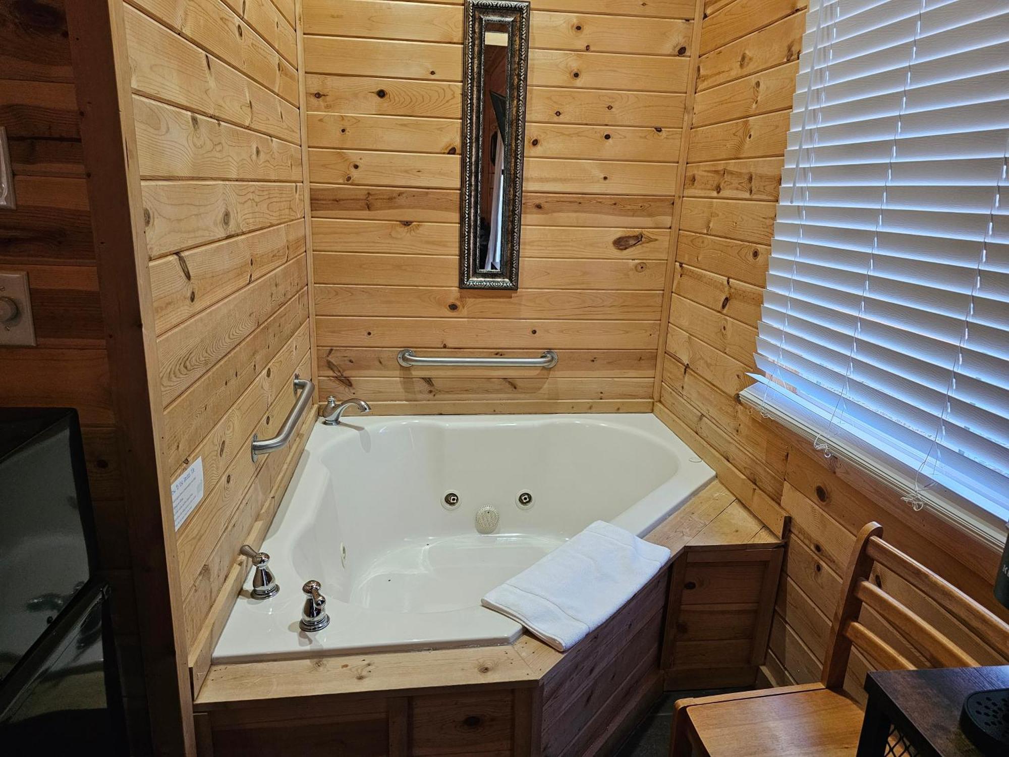 5 Min To Beaver Lake-King Bed-Fire Pit-Jetted Tub #5 尤里卡斯普林斯 外观 照片
